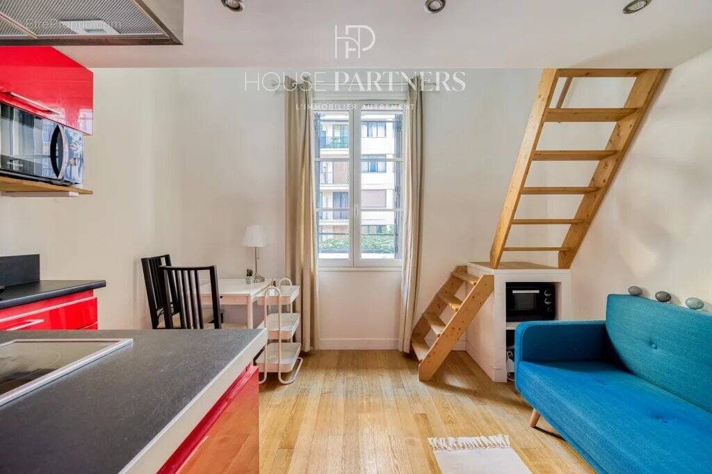 Appartement à PARIS-16E