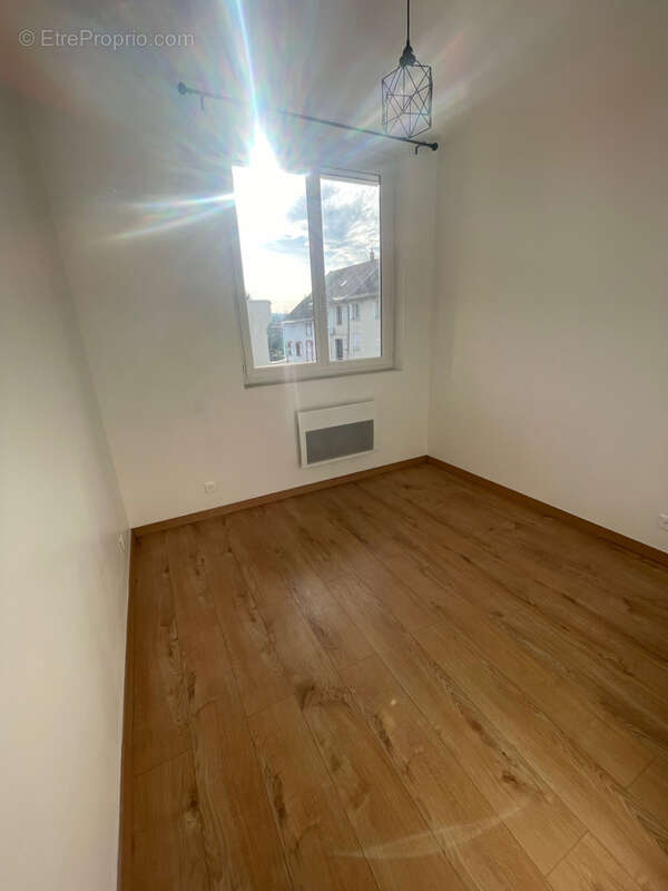 Maison à LA BATIE-DIVISIN