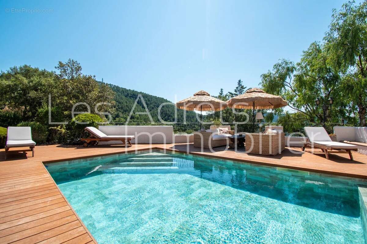 Maison à LES ADRETS-DE-L&#039;ESTEREL