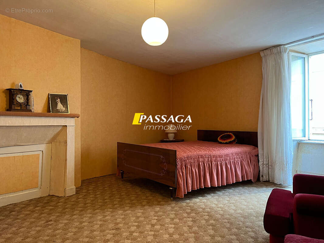Maison à CAMPAGNAC