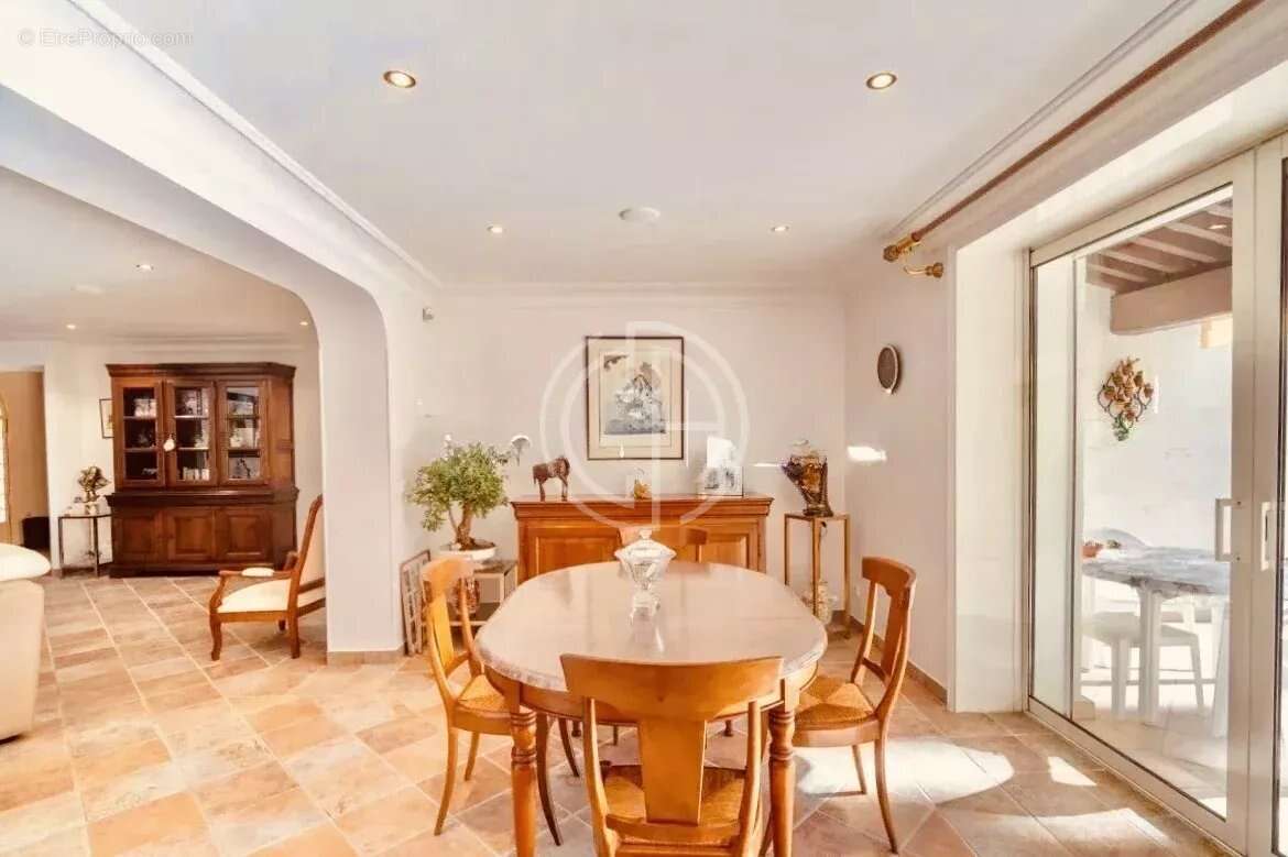 Maison à MOUGINS
