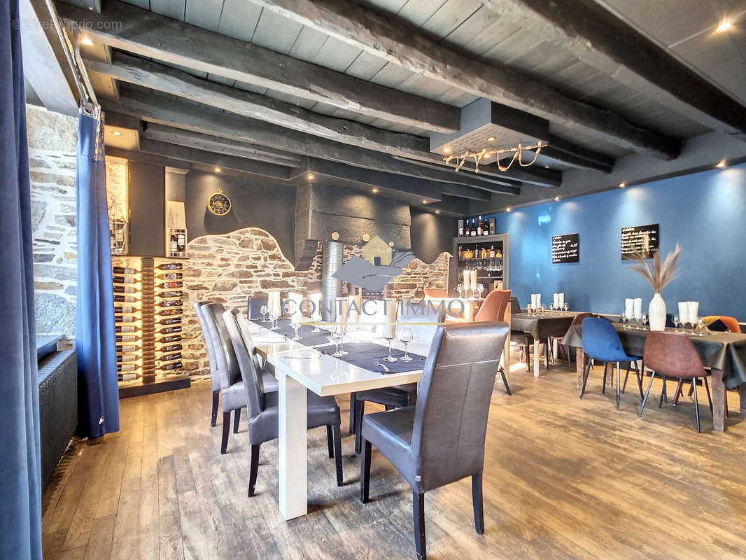 salle restaurant - Maison à PLOUGUENAST