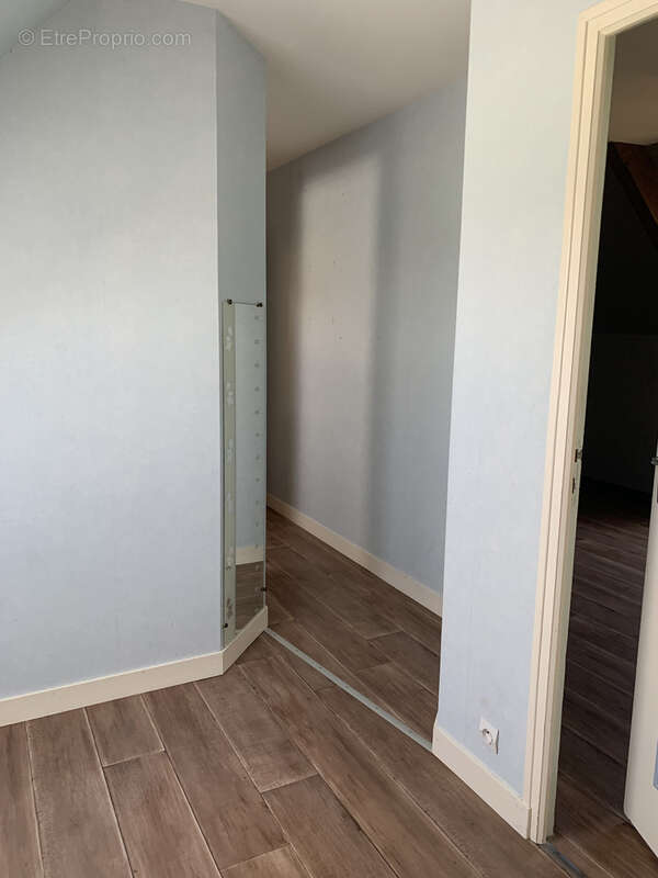 Maison à AMBRIERES-LES-VALLEES