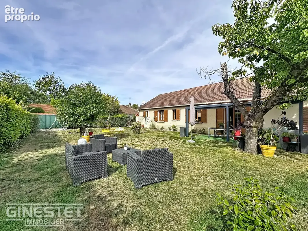 Saint lyé - maison t6 renovée avec jardin et double garage - photo 14