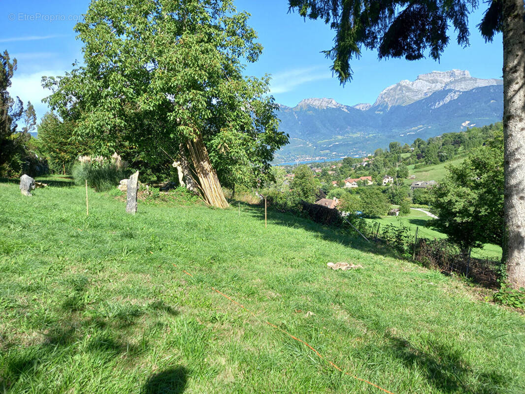 Terrain à SAINT-JORIOZ