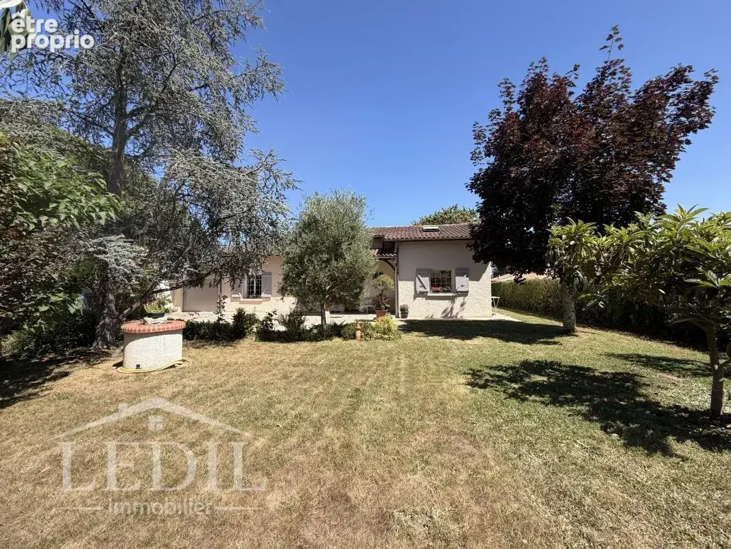 Plain pied avec garage, véranda, puits, parc clos - photo 2