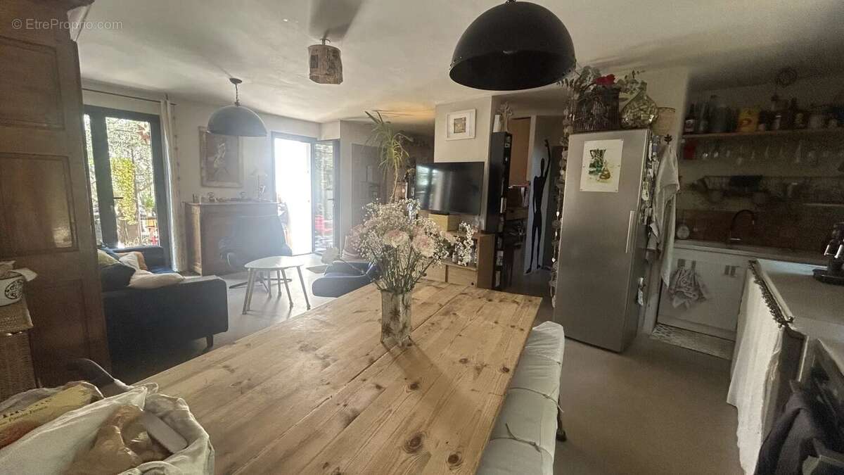 Maison à VAUGINES