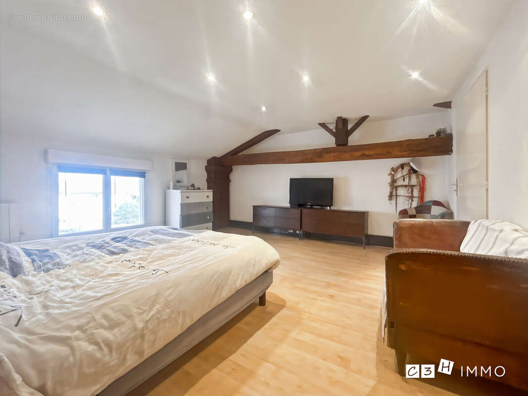 Maison à LAVERNOSE-LACASSE