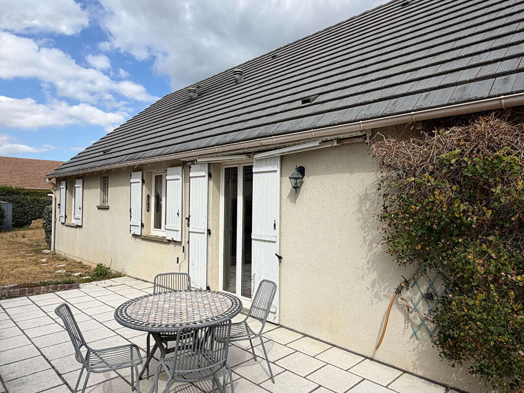 Maison Caudebec Les Elbeuf 4 pièce(s) 104 m2 DPE C - photo 9