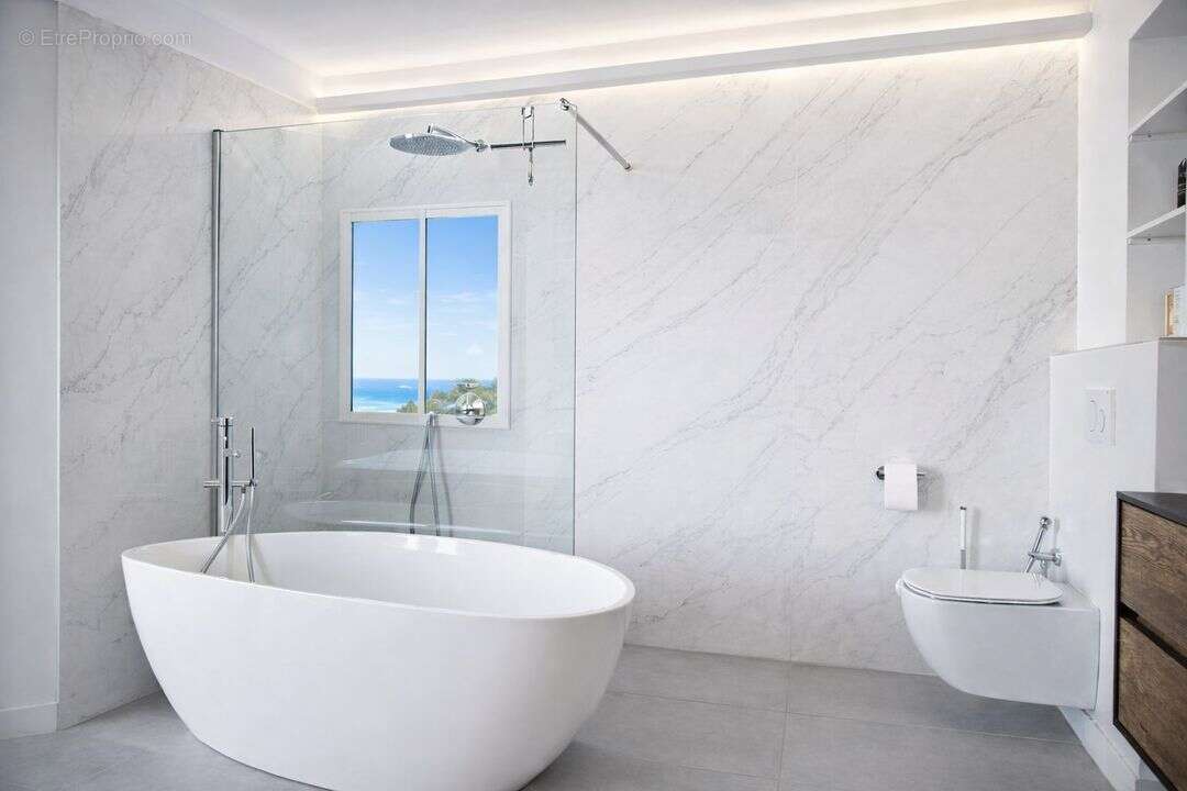 Appartement à SIX-FOURS-LES-PLAGES