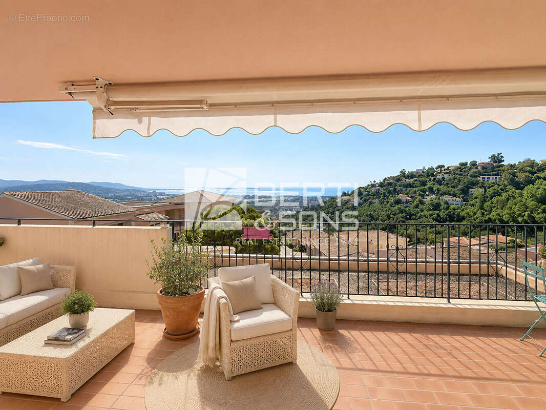 Appartement à MANDELIEU-LA-NAPOULE
