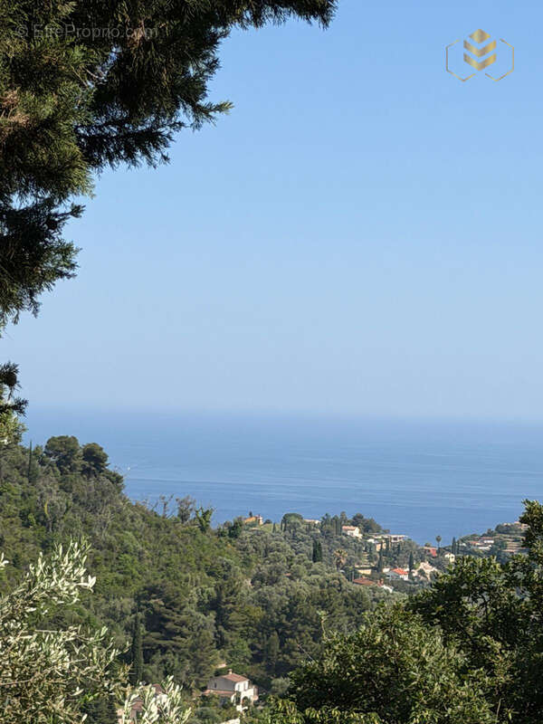 Appartement à CASTELLAR