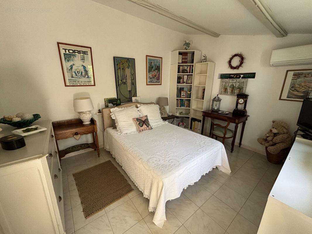 À Uzès, une maison au charme singulier dans un écrin de nature - photo 7