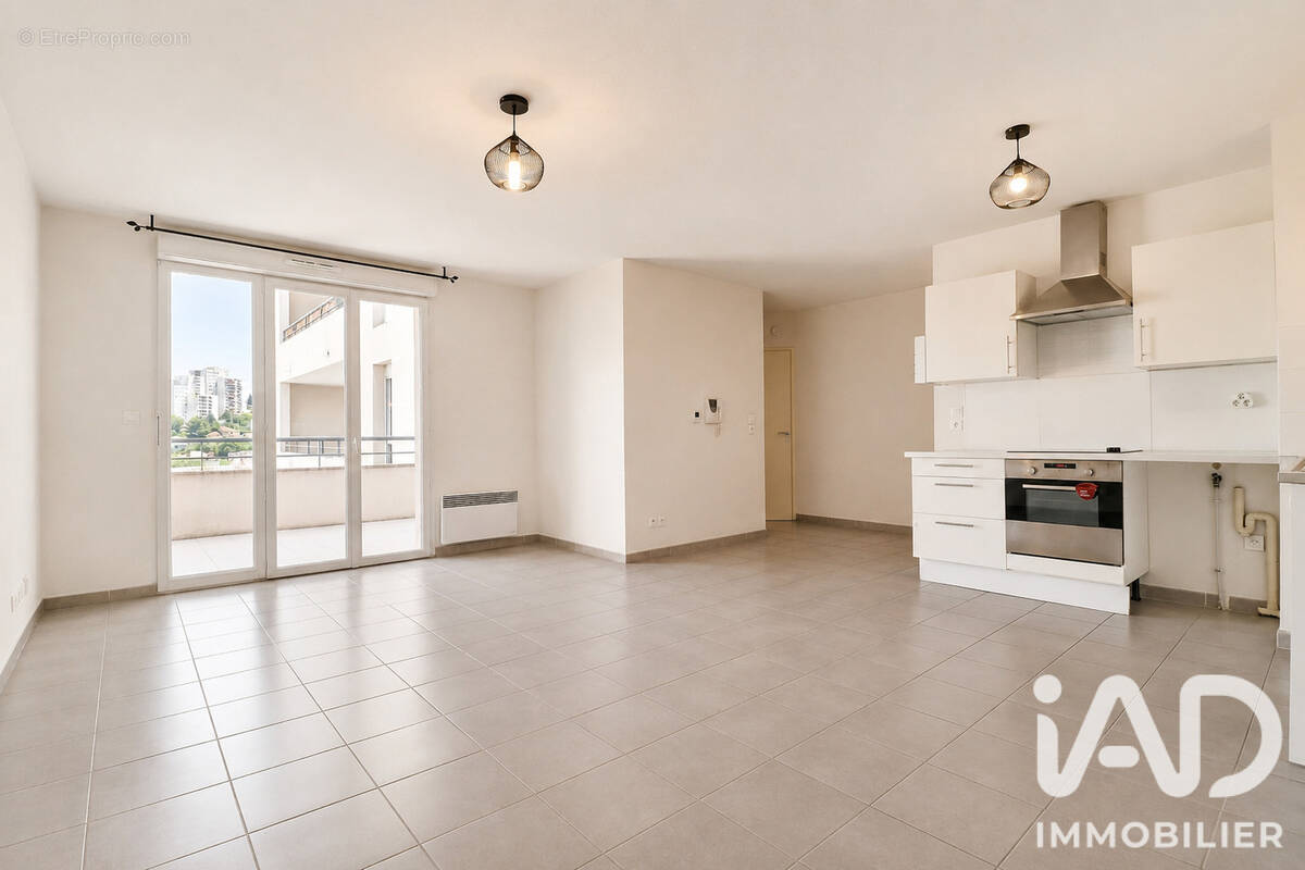 Photo 1 - Appartement à MARSEILLE-13E