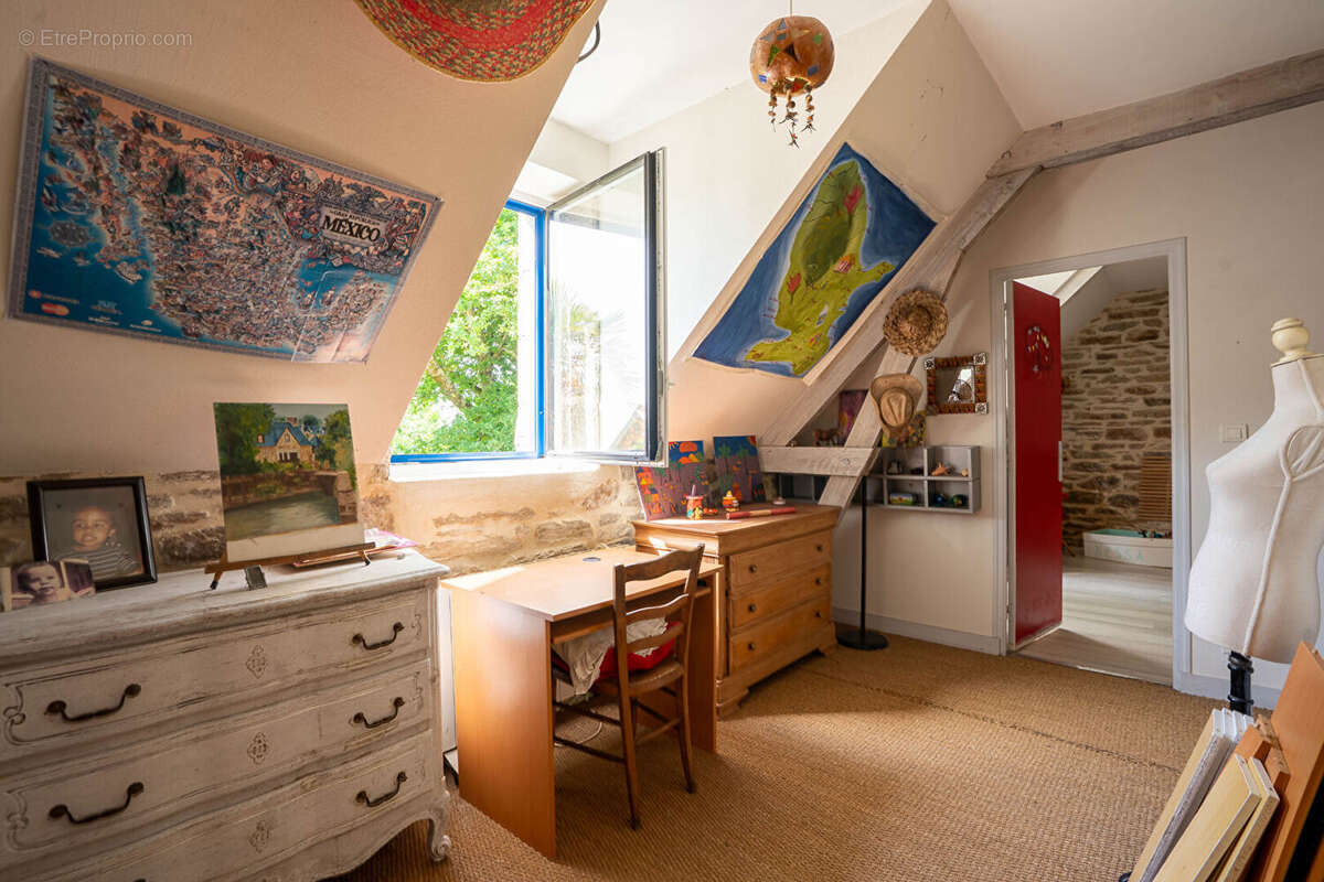 A vendre à Concarneau Maison de Maitre de 295 m² à 8 min du centre ville dans un cadre de vie idyllique ! - photo 9