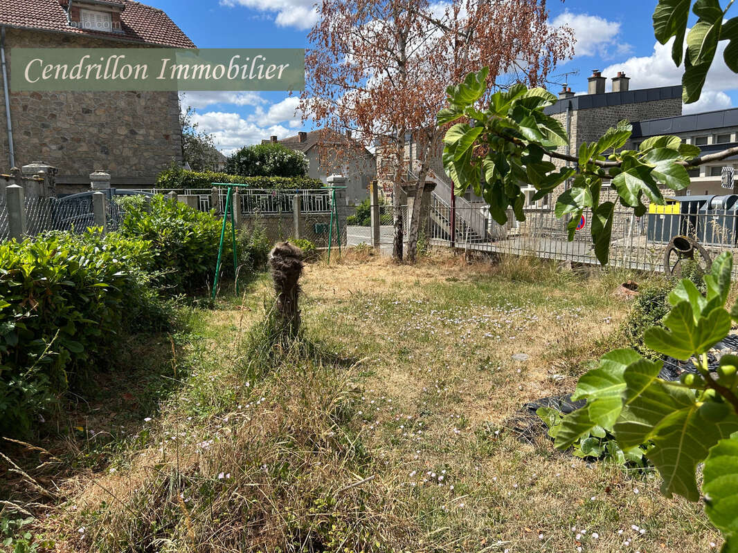 Charmante Maison de Bourg Indépendante à Bonnat   103 m2 sur 335 m2 de terrain - photo 4