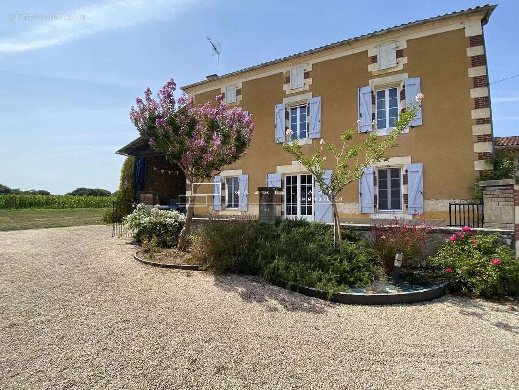 Maison à HAGETMAU
