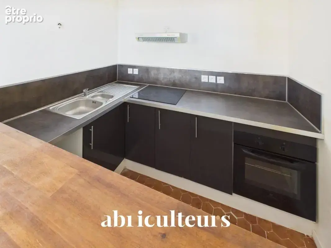 Lumineux appartement de 54 m² habitables en vente dans le centre historique de Grasse (06130) - photo 7