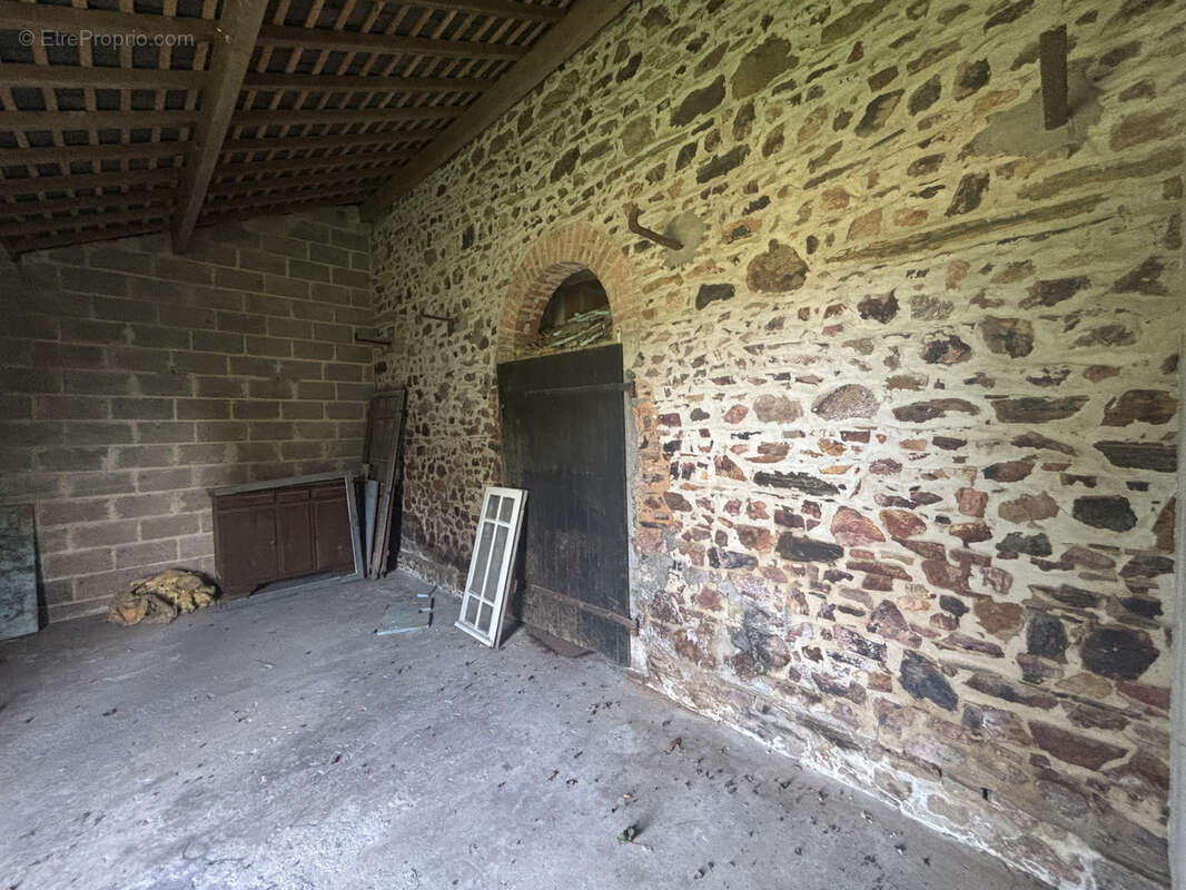 Ensemble immobilier de caractère avec dépendances à for potentiel - Bain de Bretagne - photo 4