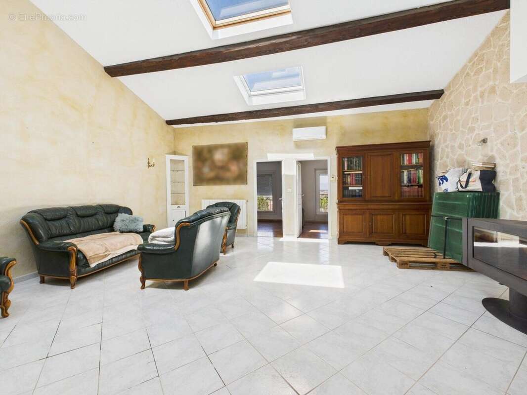 Maison 195 m² à Moux  - photo 4