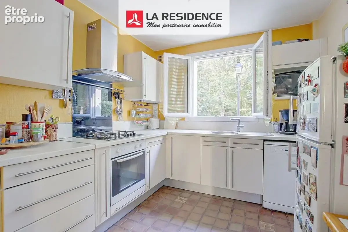Maison 5 pièces 108 m² à vendre à Le Mesnil-Saint-Denis (78320) - photo 3