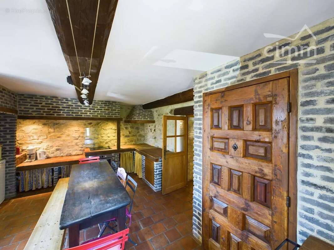 Maison à GROSPIERRES