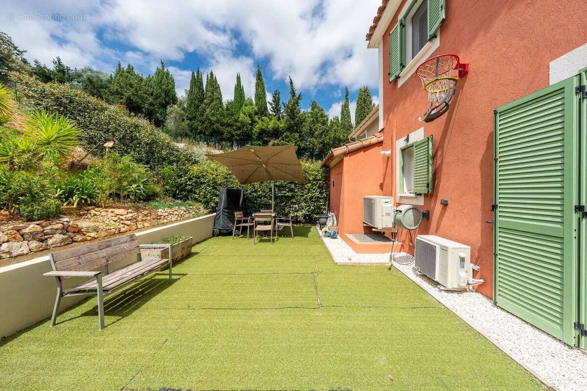 Maison à VALLAURIS