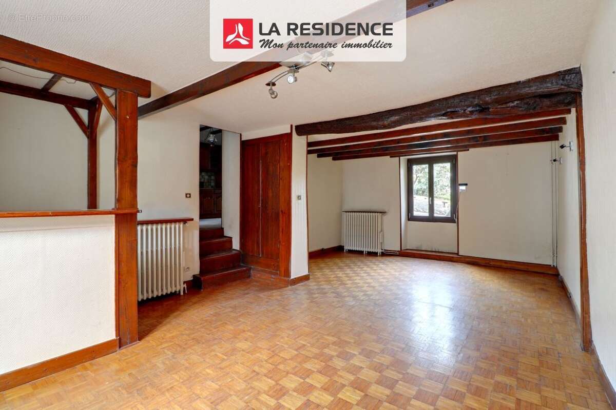 Maison à MAURECOURT