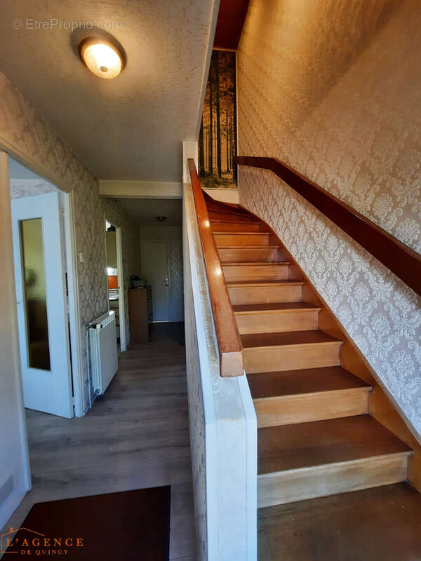 Maison avec sous-sol et jardin - photo 3