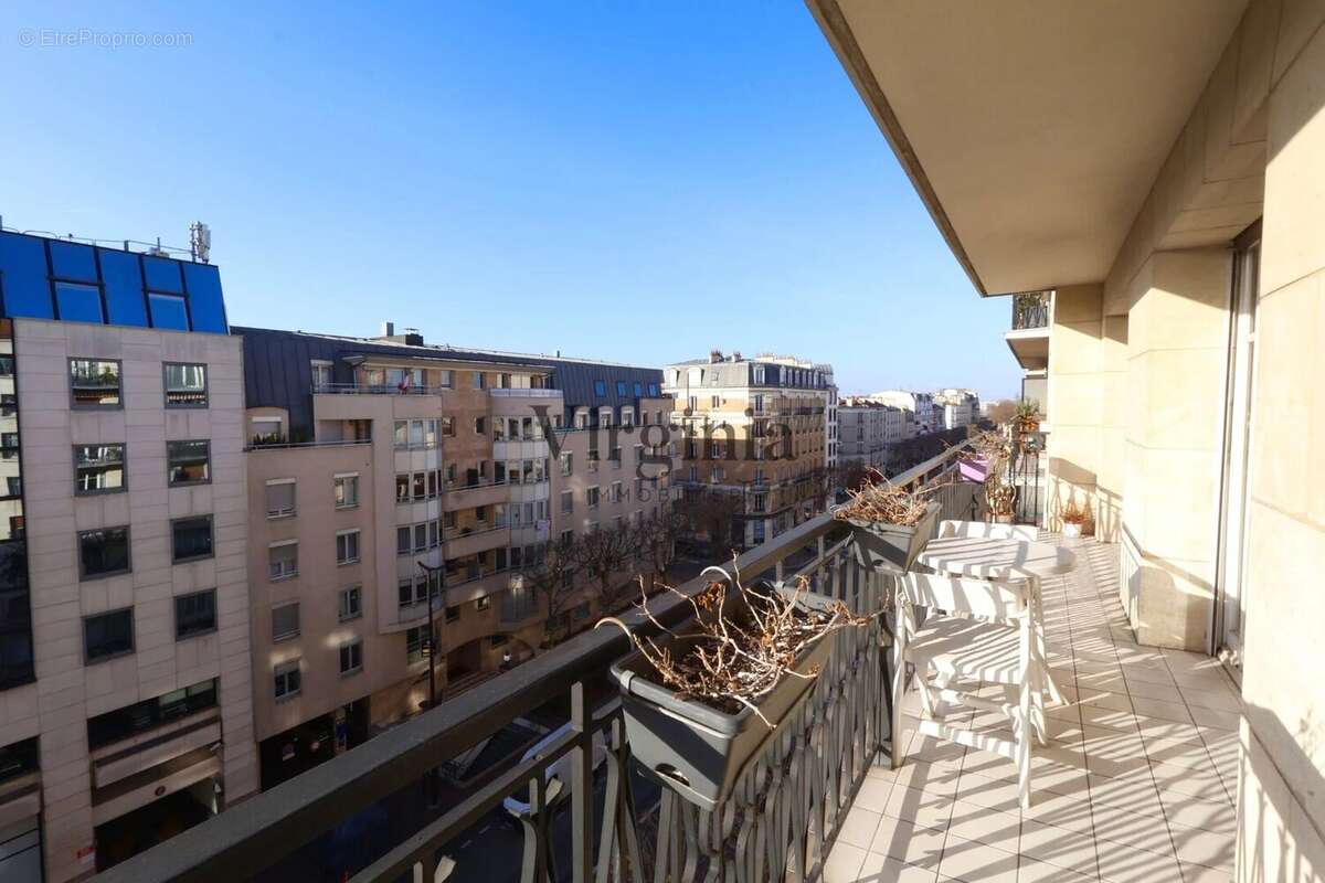 Appartement à CHARENTON-LE-PONT