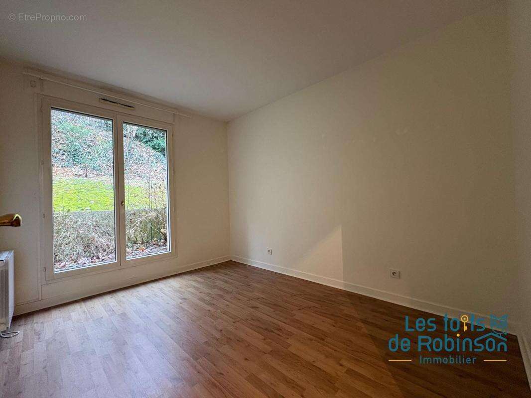 Appartement à LE PLESSIS-ROBINSON