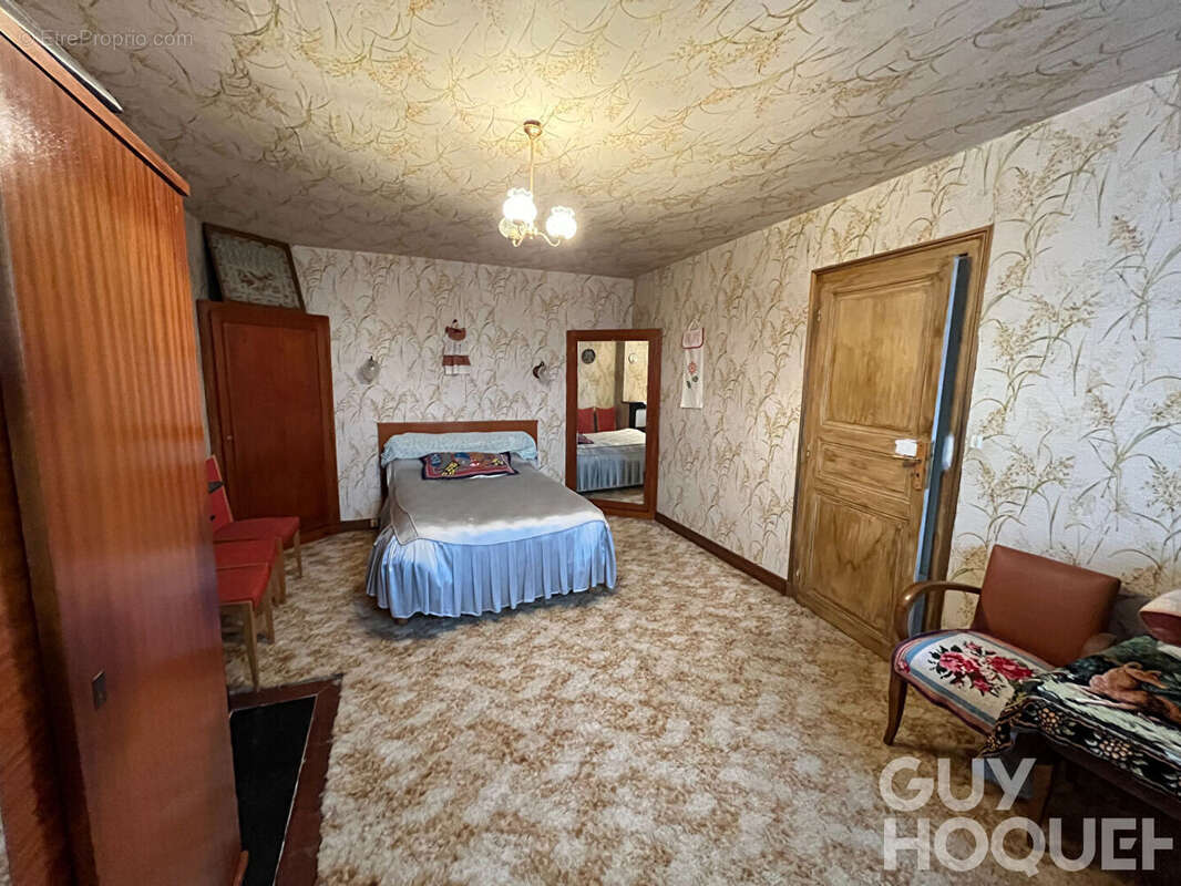 Maison à LA BAZOCHE-GOUET