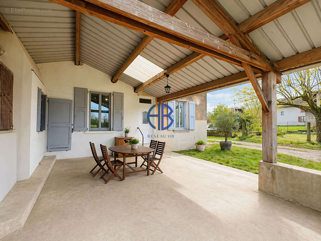 Maison à LA TOUR-DU-PIN