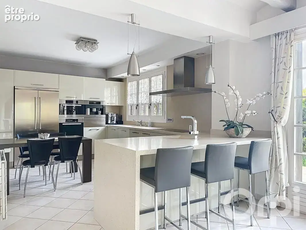 Demeure d'exception à boissy-sous-st-yon – 250 m² de luxe, parc paysagé et piscine - photo 7