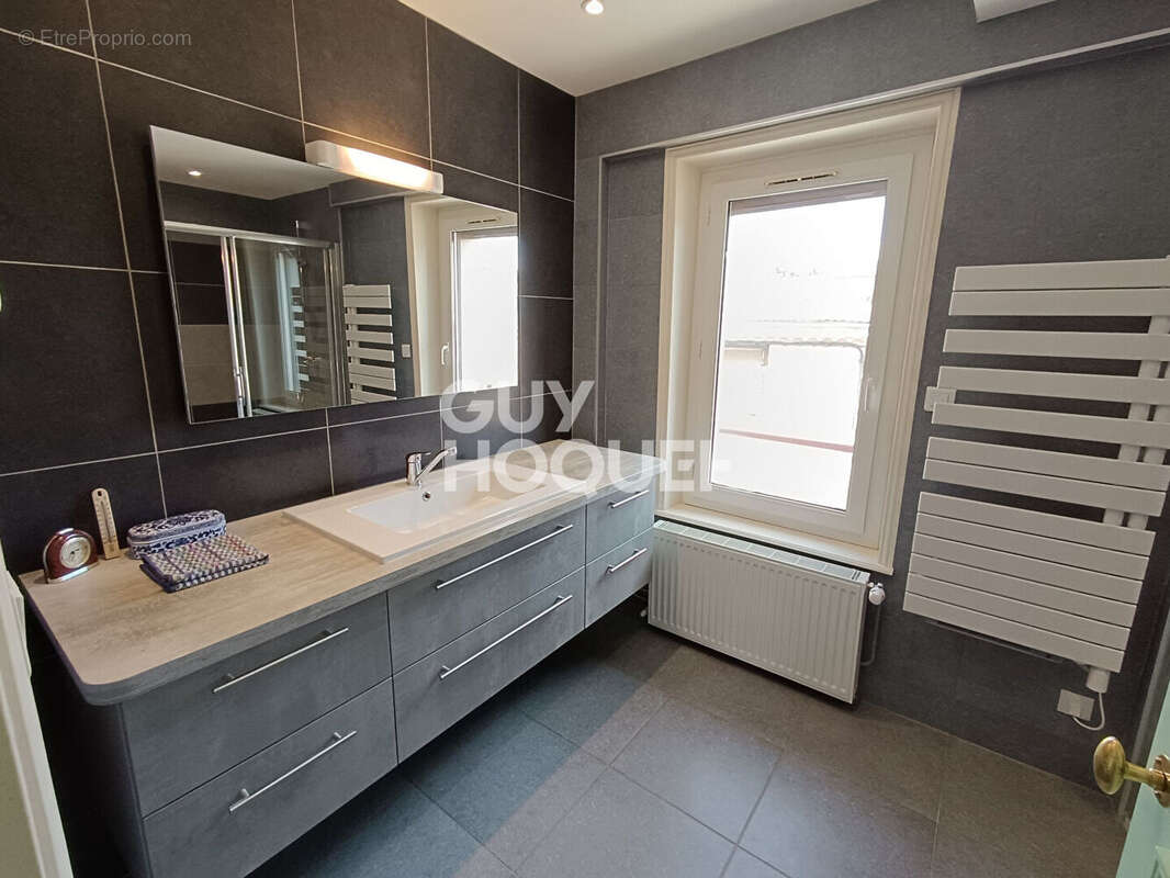 Appartement à BUSSIERES