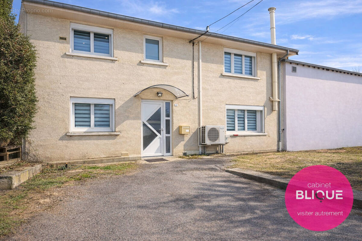 Maison à THEZEY-SAINT-MARTIN