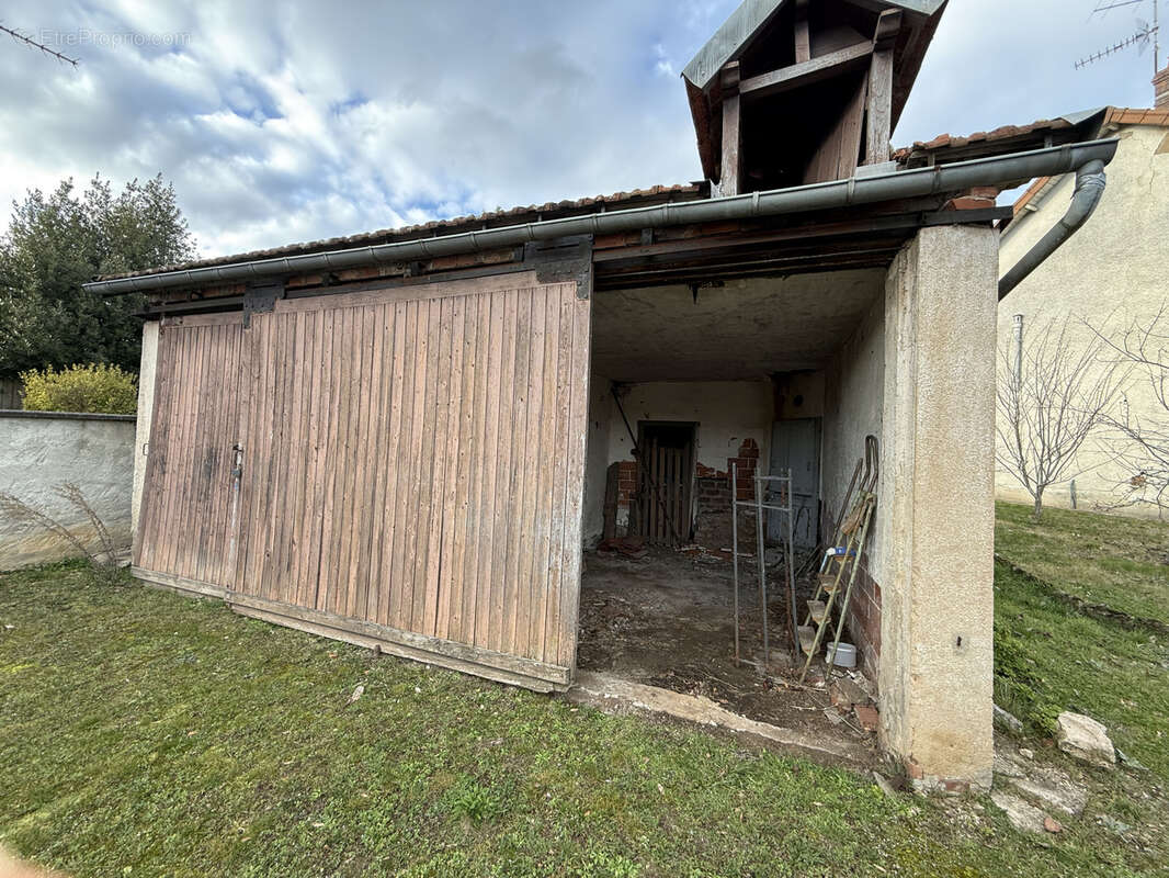 Maison à AVALLON