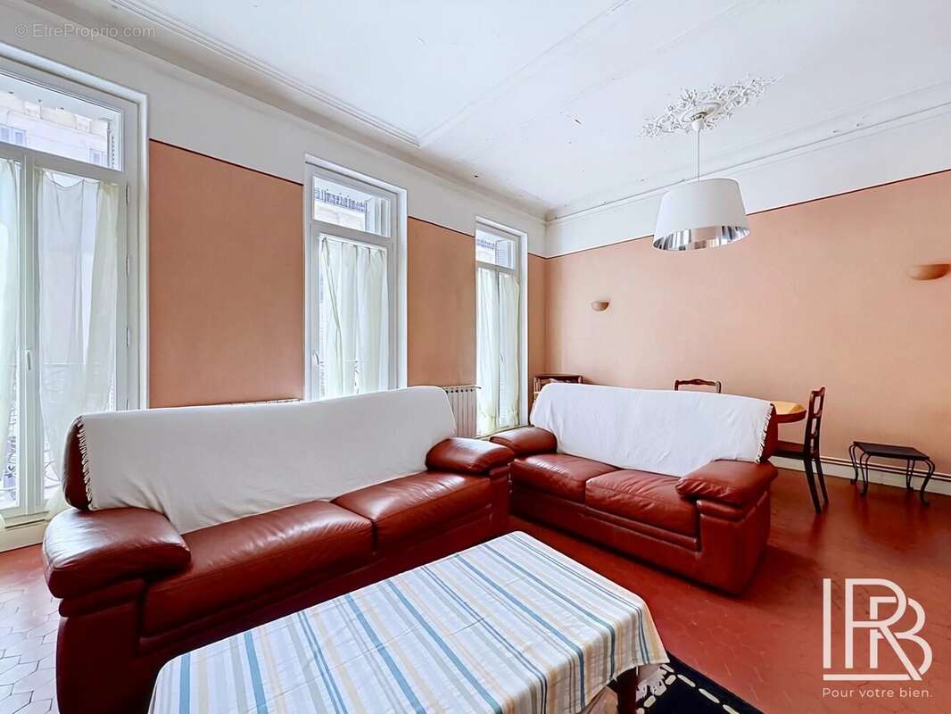 Appartement à MARSEILLE-1E