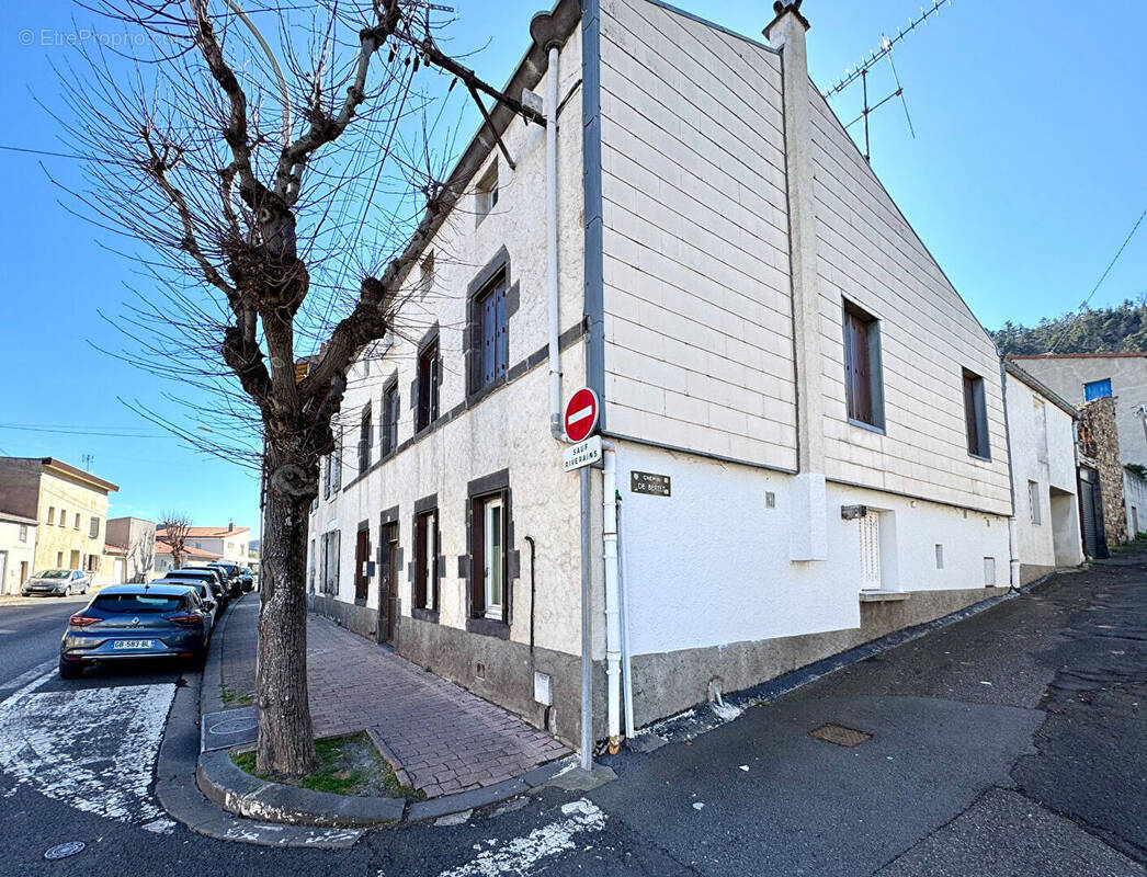 Maison à CEYRAT