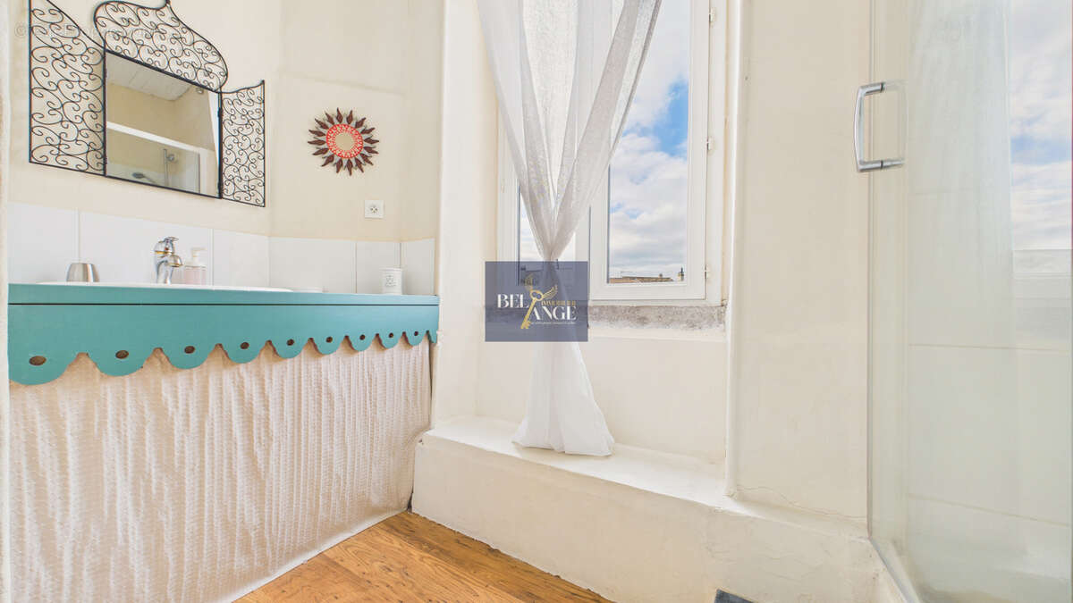 Maison à VILLENEUVE-DE-BERG