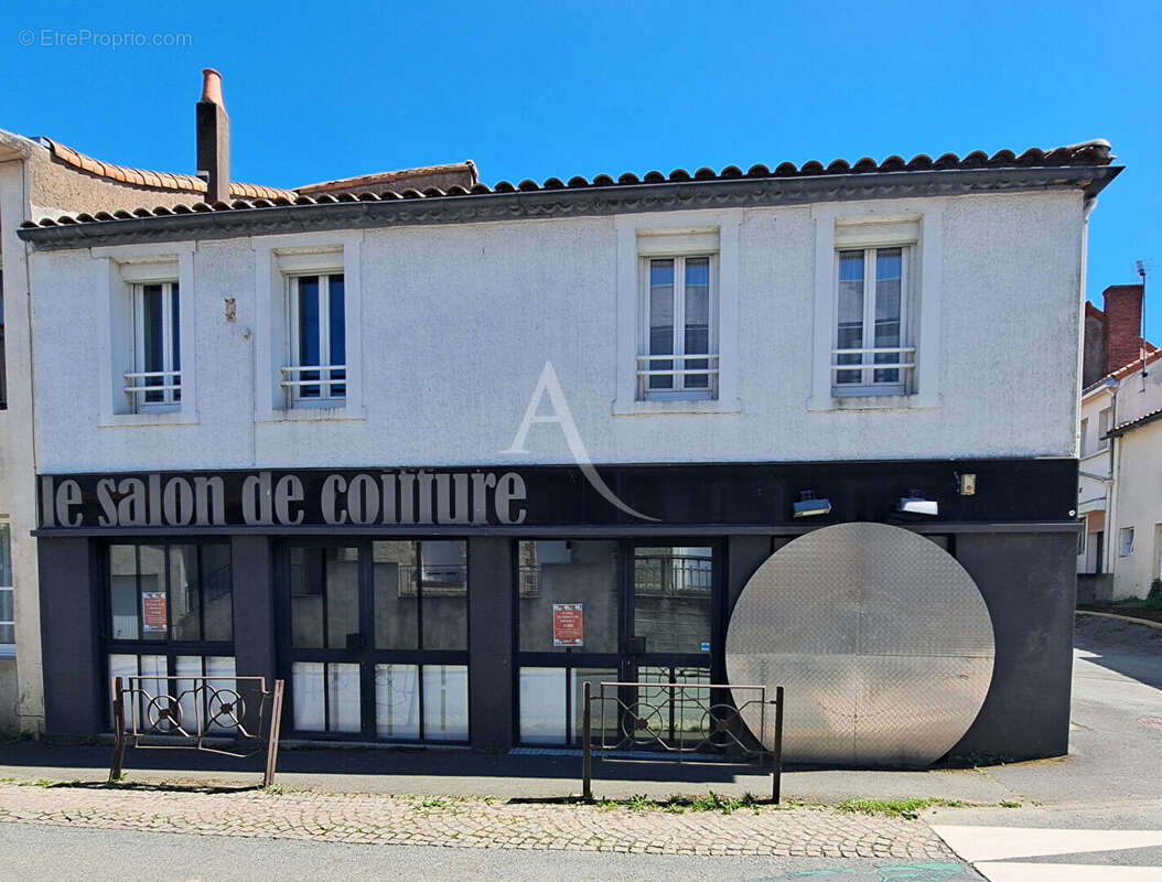 Maison à LES HERBIERS