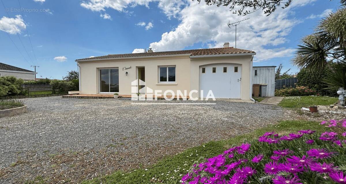 Maison à SALLERTAINE