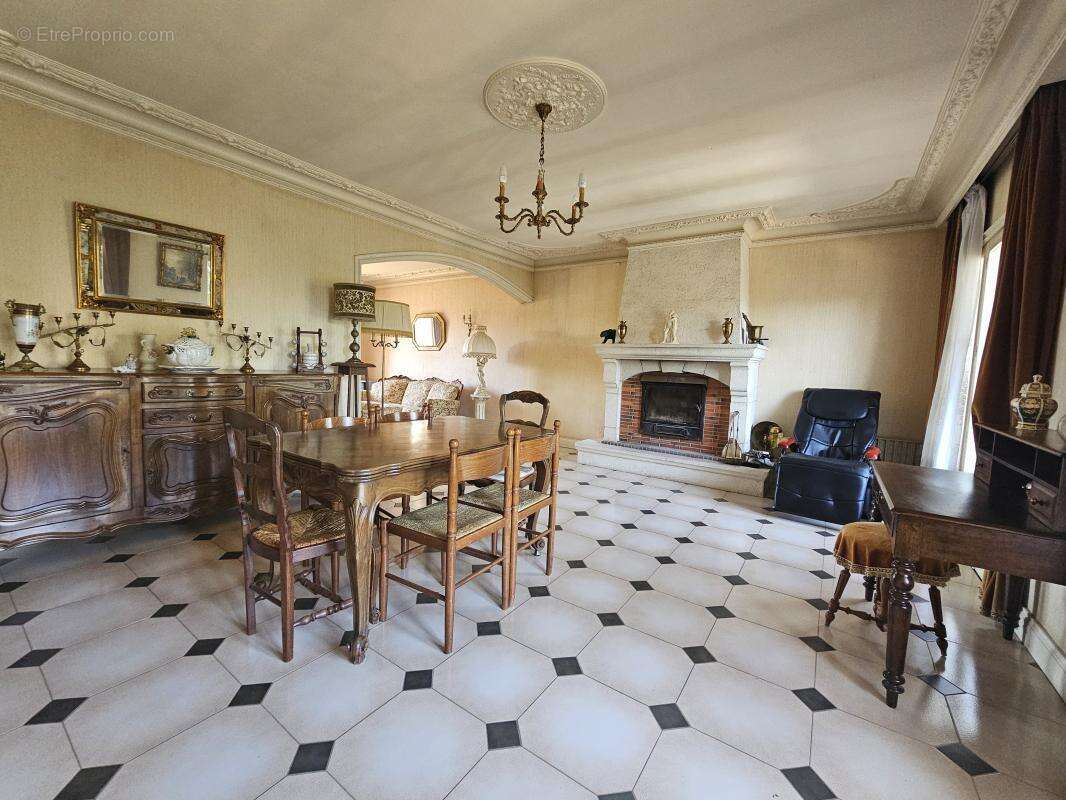 Maison à COURNONTERRAL