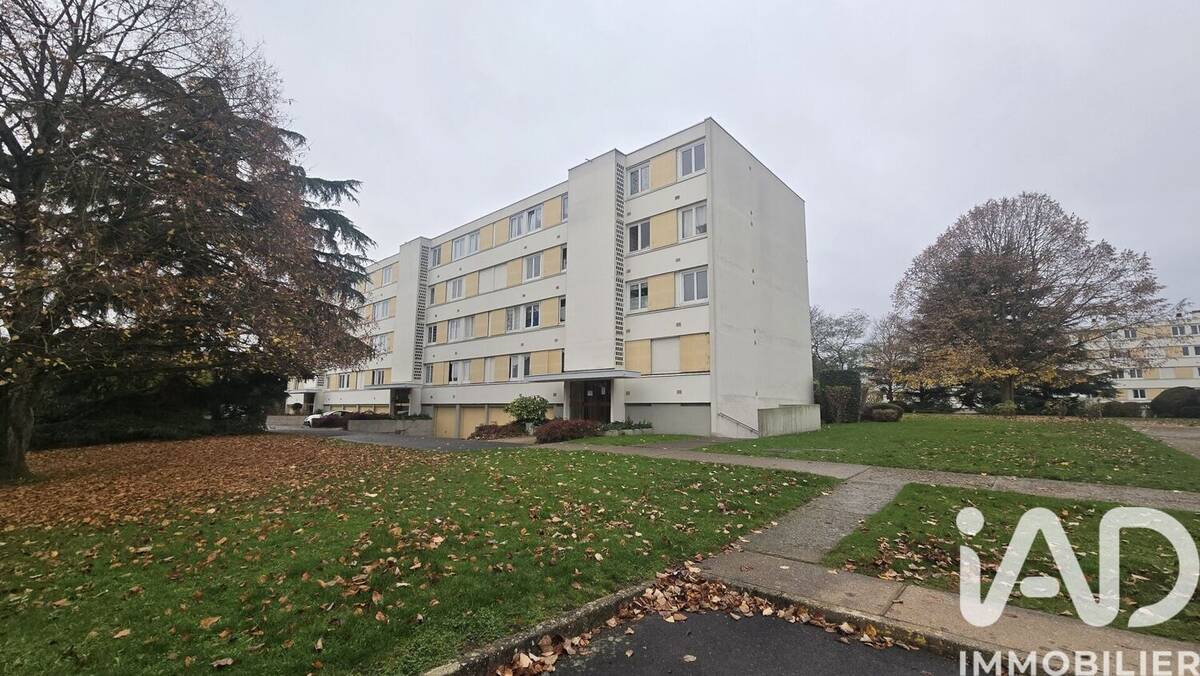 Photo 1 - Parking à VIRY-CHATILLON