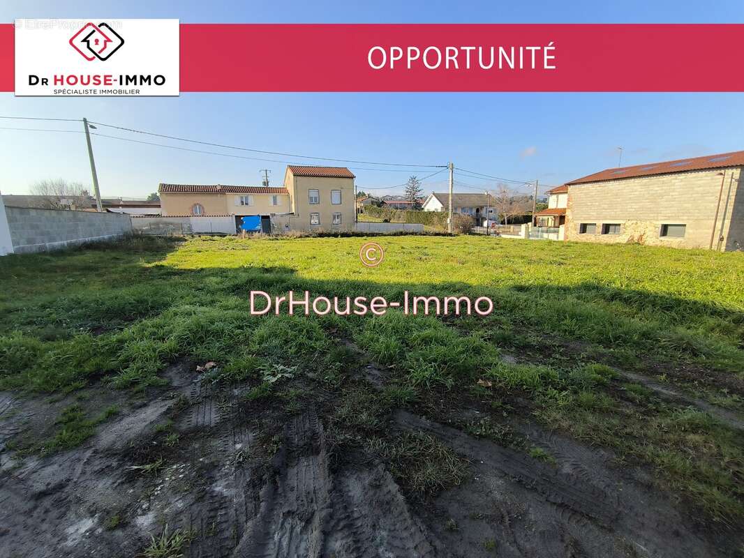 Terrain à SAINT-THOMAS-LA-GARDE