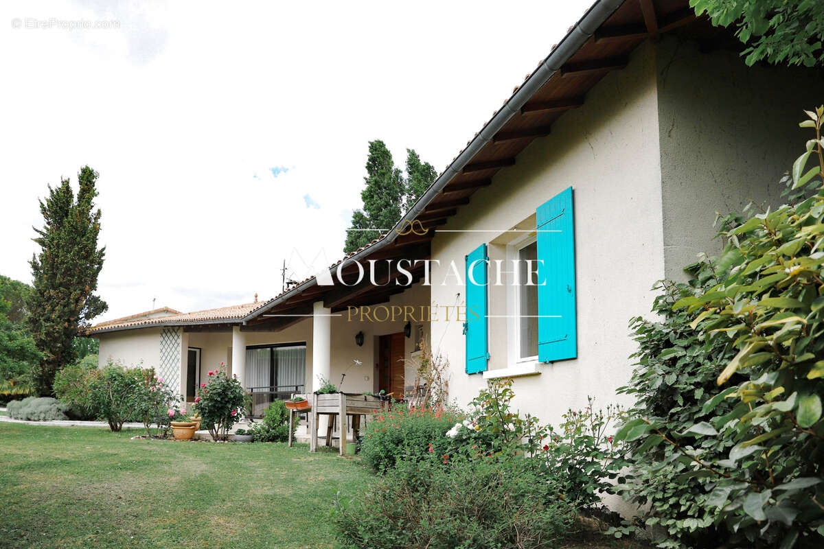 Belle villa d'architecte  avec piscine - plage et commerces a pied - - photo 2
