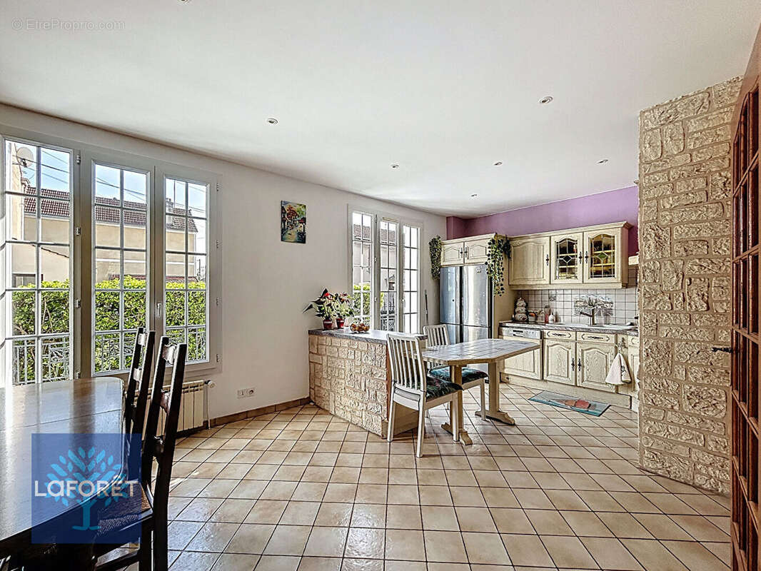 Maison à CORBEIL-ESSONNES