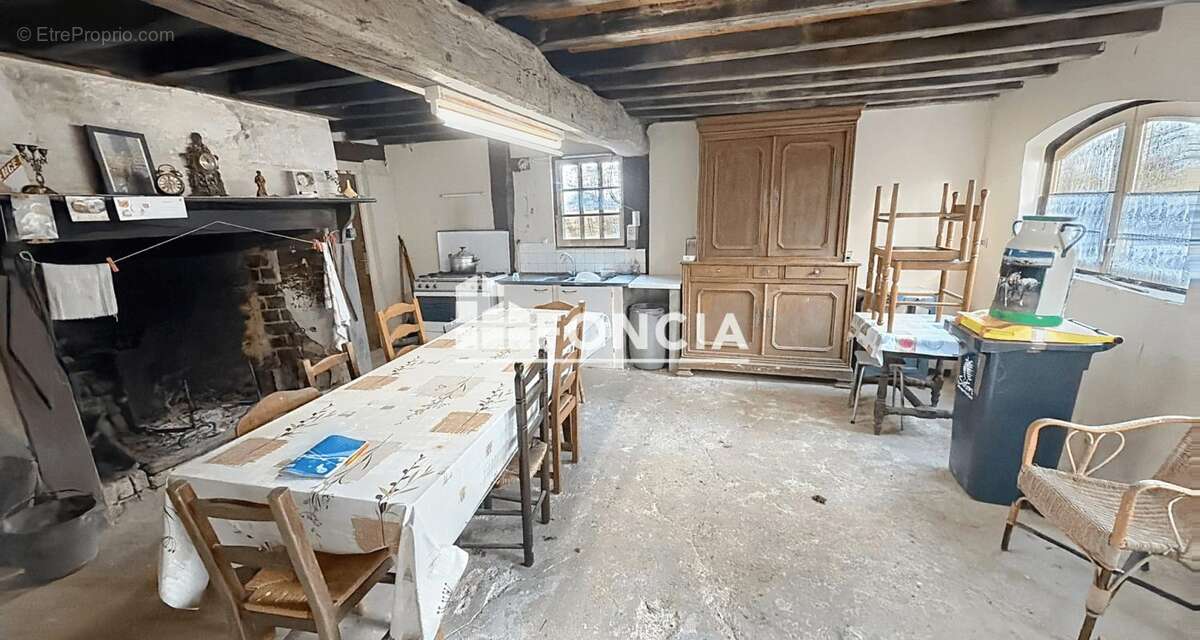 Maison à SAIRES-LA-VERRERIE