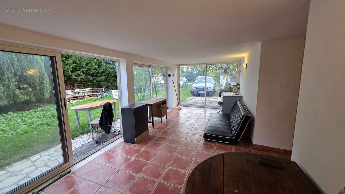 Maison à CHARMES-SUR-RHONE