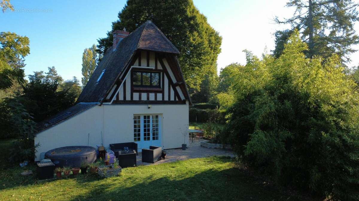 Maison à IVRY-LA-BATAILLE